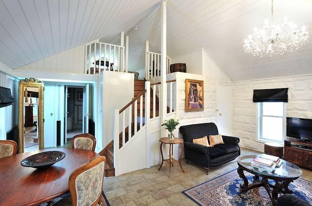 A Loft In The Mill Boutique Accommodation Olinda Extérieur photo
